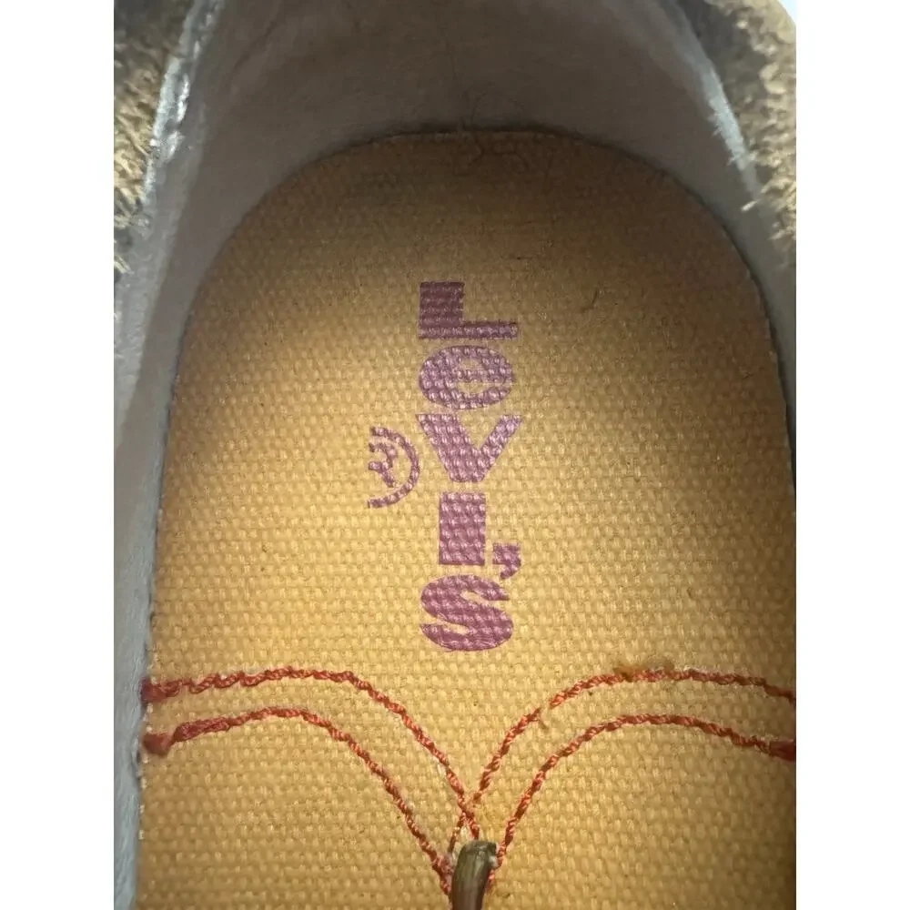 Levi’s men’s suede
